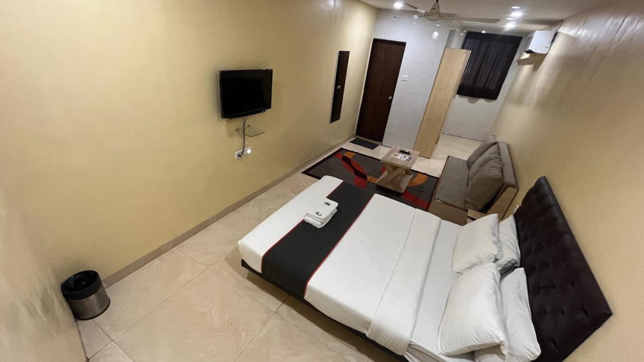 U Life Hotel Bombay Exterior foto